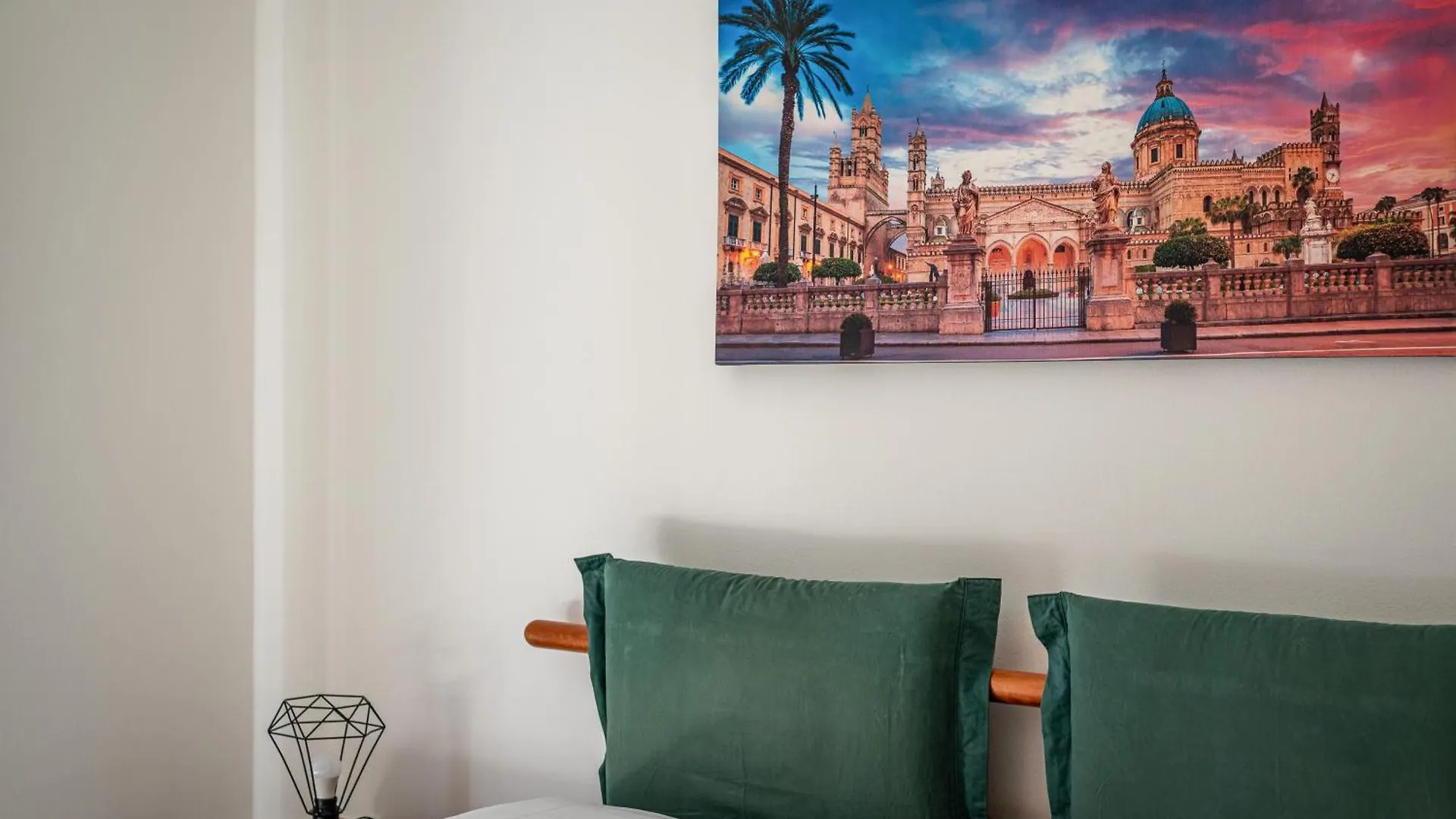 I Mori-Holiday Apartment Palermo 0*,  Italia